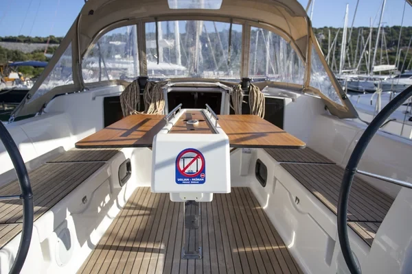Dufour 382 GL - Boatscribe.com