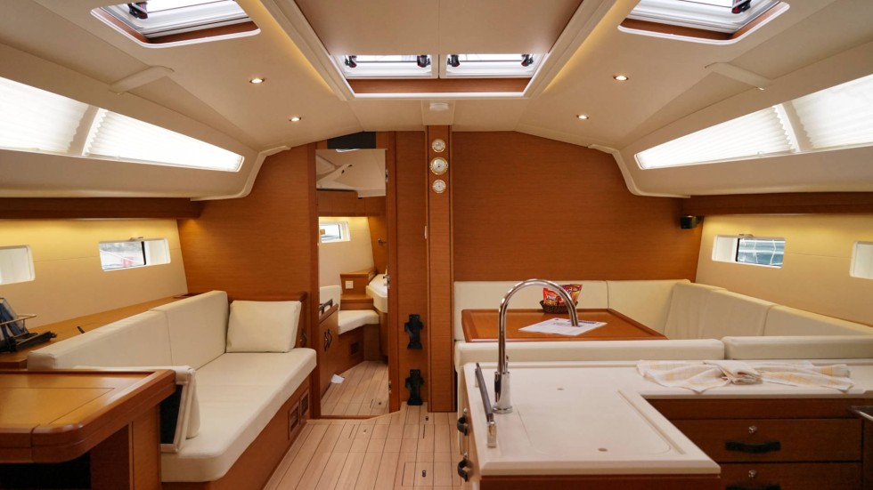 Jeanneau 51 - Boatscribe.com