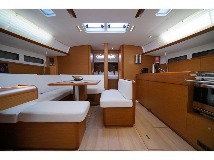 Sun Odyssey 479 - Boatscribe.com