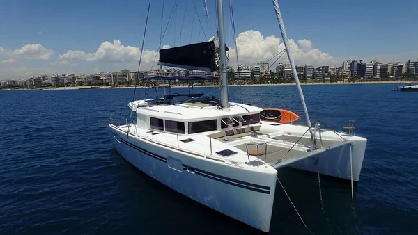Lagoon 450 - Boatscribe.com