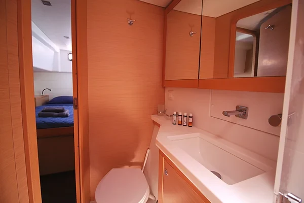 Lagoon 450 - Boatscribe.com