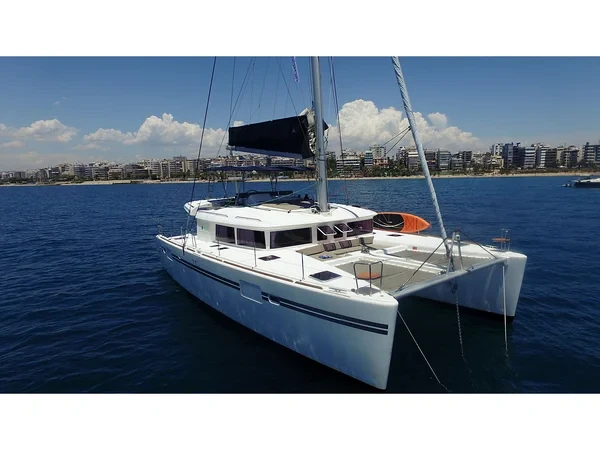 Lagoon 450 - Boatscribe.com