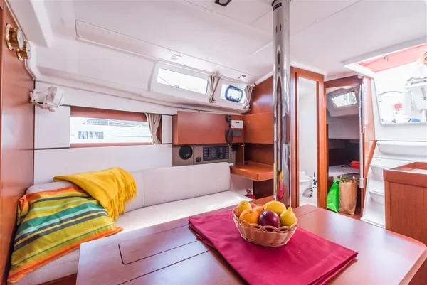 Oceanis 35.1 - Boatscribe.com