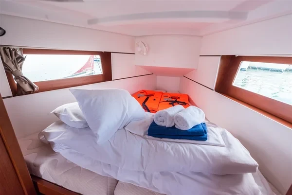 Oceanis 35.1 - Boatscribe.com
