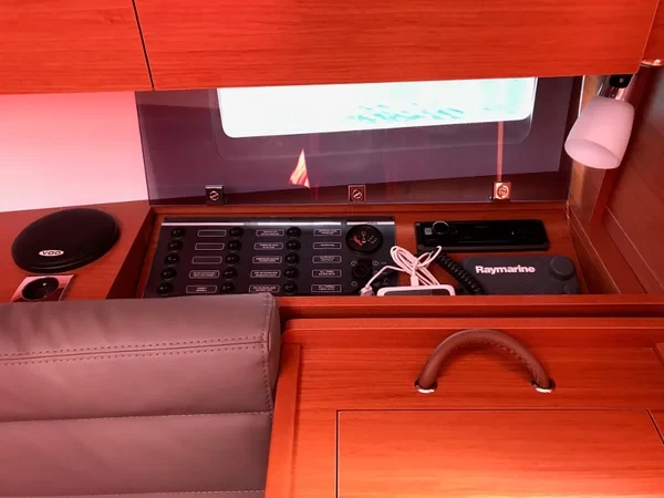 Dufour 350 GL - Boatscribe.com