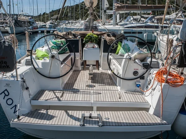 Dufour 350 GL - Boatscribe.com