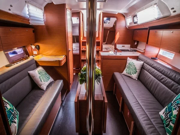 Dufour 350 GL - Boatscribe.com
