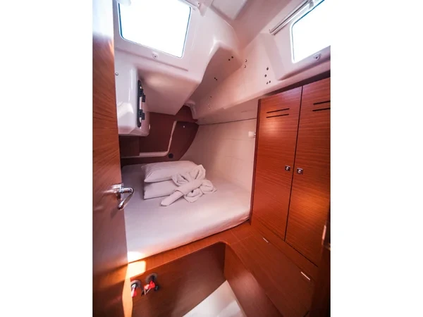 Dufour 350 GL - Boatscribe.com