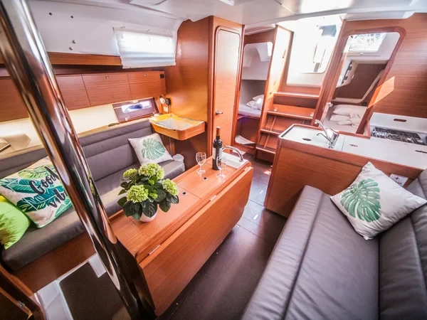 Dufour 350 GL - Boatscribe.com