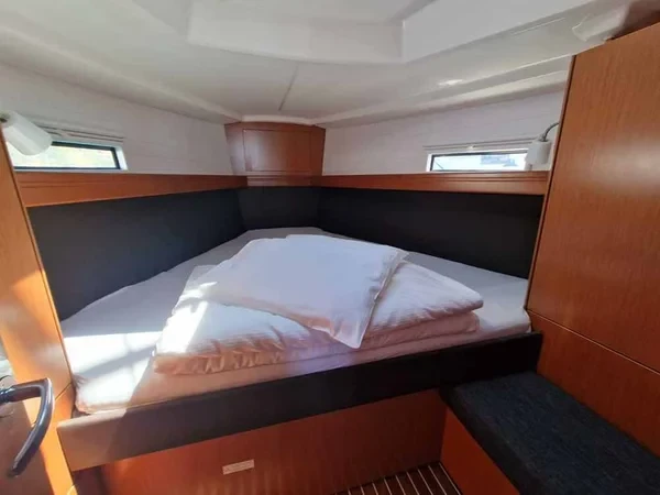 Bavaria 37 Cruiser - Boatscribe.com
