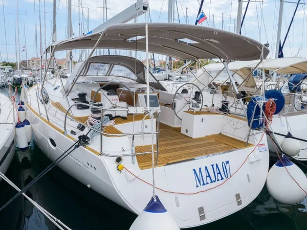 Elan 514 Impression - Boatscribe.com