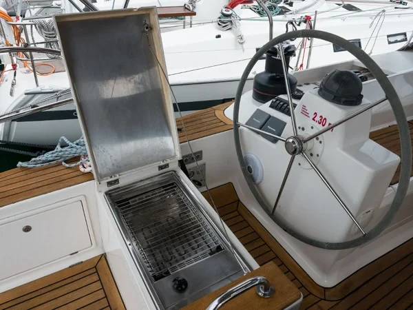 Elan 514 Impression - Boatscribe.com
