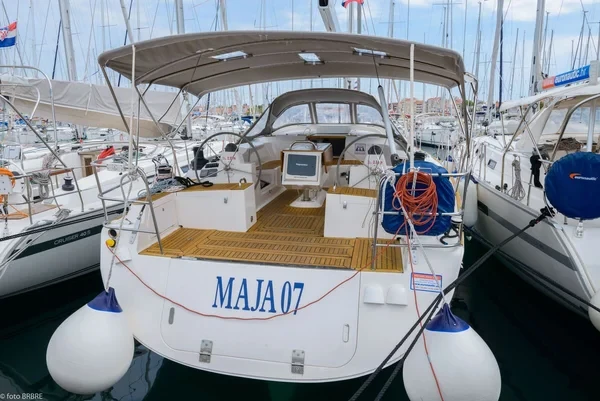 Elan 514 Impression - Boatscribe.com