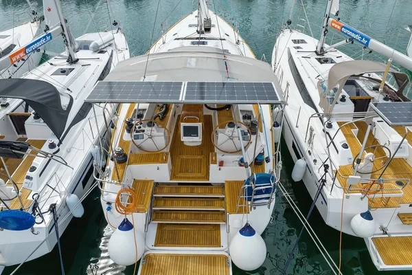 Elan 514 Impression - Boatscribe.com
