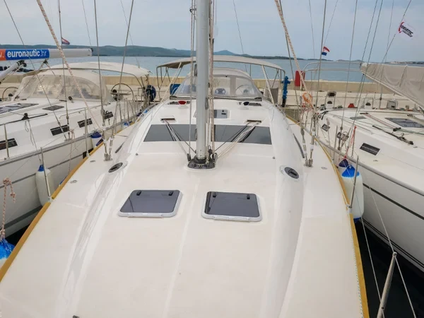 Elan 514 Impression - Boatscribe.com