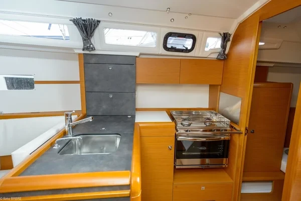 Sun Odyssey 349 - Boatscribe.com