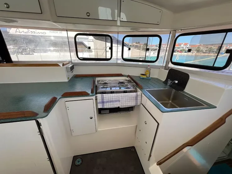 Atoll 6 - Boatscribe.com