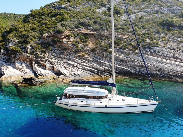 Atoll 6 - Boatscribe.com