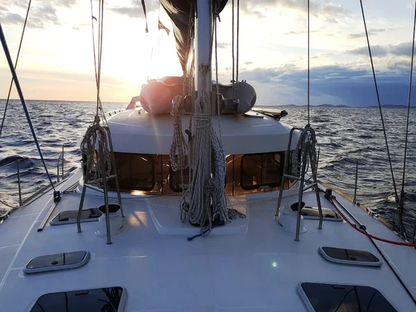 Atoll 6 - Boatscribe.com