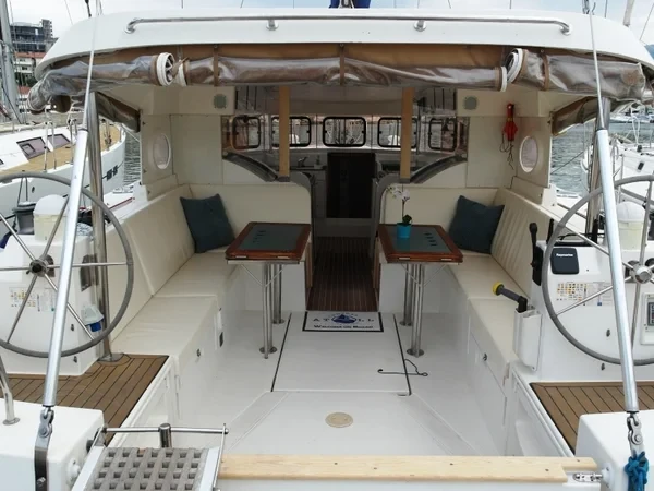 Atoll 6 - Boatscribe.com