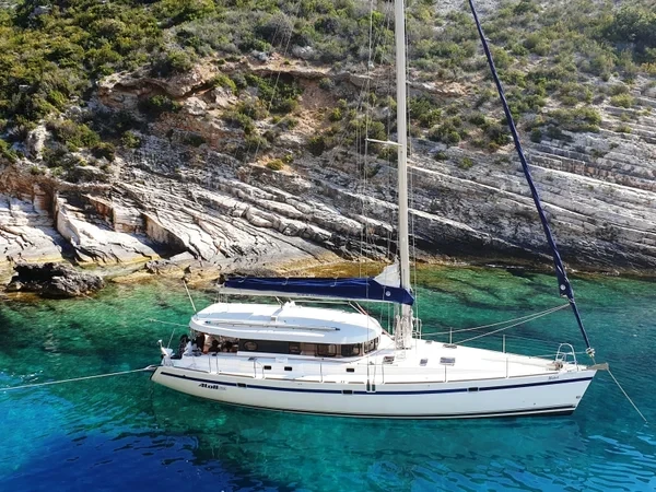 Atoll 6 - Boatscribe.com