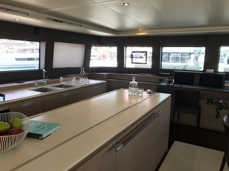 Lagoon 630 - Boatscribe.com