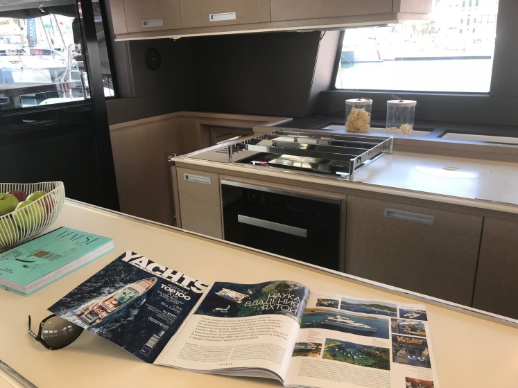 Lagoon 630 - Boatscribe.com