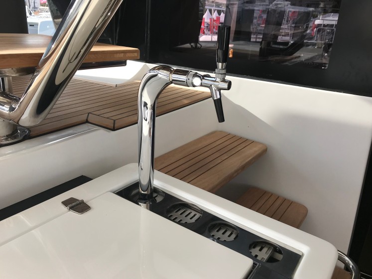 Lagoon 630 - Boatscribe.com