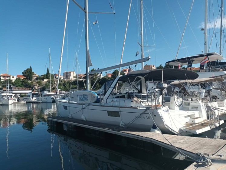 Oceanis 48 - Boatscribe.com
