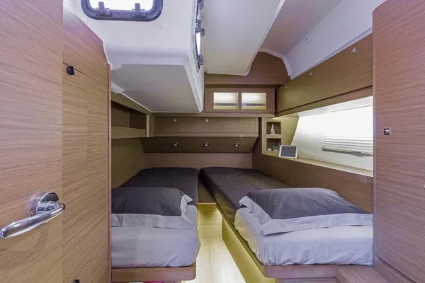 Dufour 520 GL - Boatscribe.com