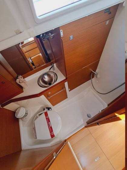 Sun Odyssey 389 - Boatscribe.com
