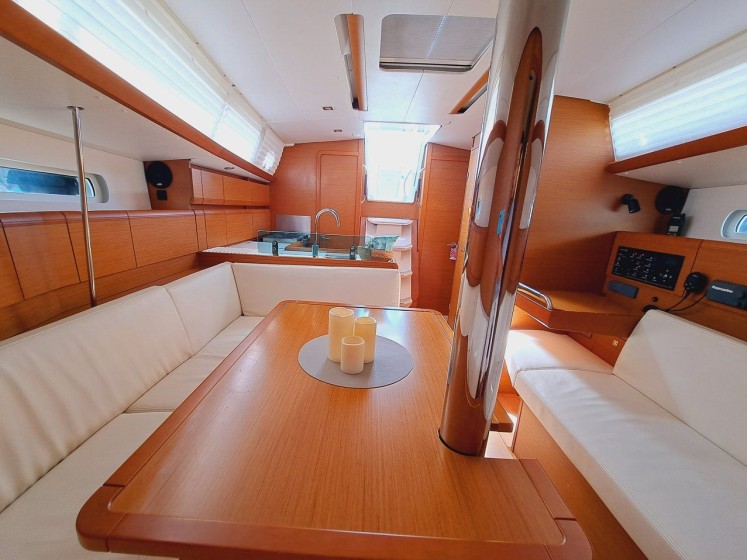 Sun Odyssey 389 - Boatscribe.com