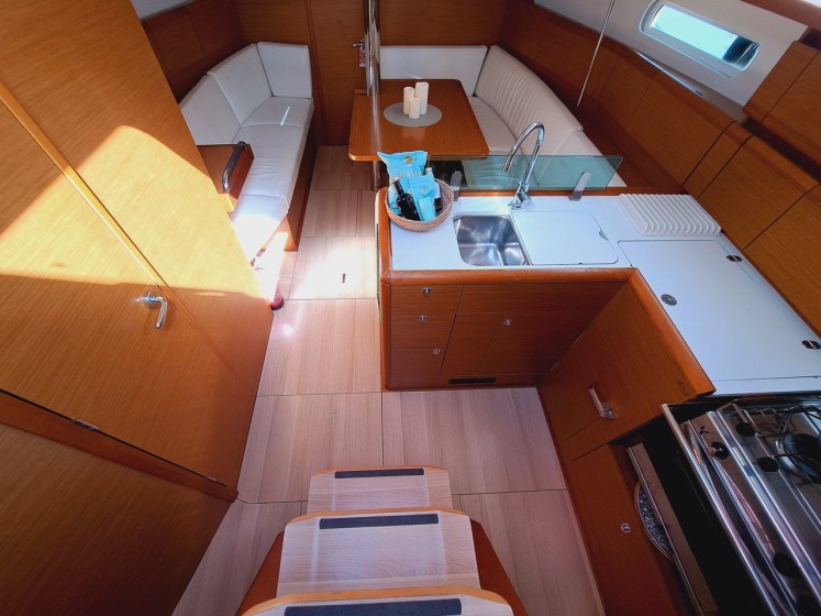 Sun Odyssey 389 - Boatscribe.com