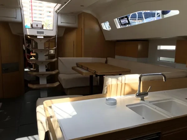 Oceanis 43 - Boatscribe.com