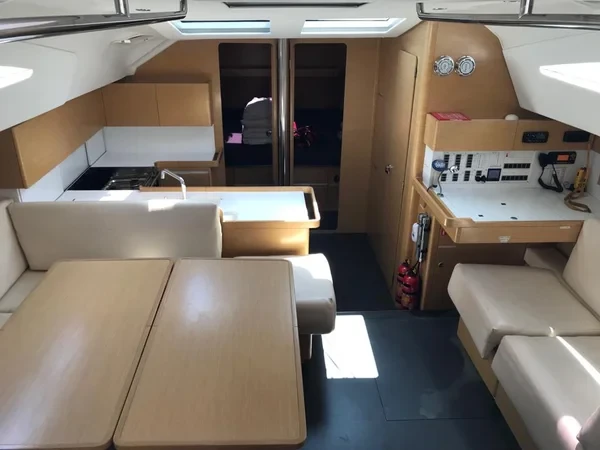 Oceanis 43 - Boatscribe.com