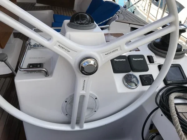 Oceanis 43 - Boatscribe.com