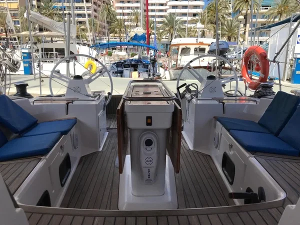 Oceanis 43 - Boatscribe.com