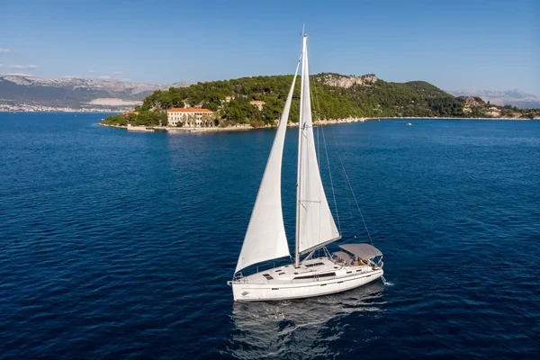 Bavaria 51 Cruiser - Boatscribe.com