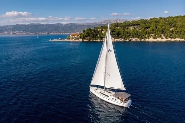 Bavaria 51 Cruiser - Boatscribe.com