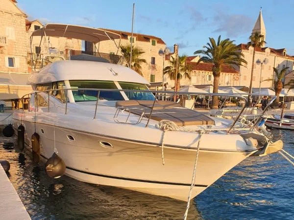 Prestige 46 Fly - Boatscribe.com