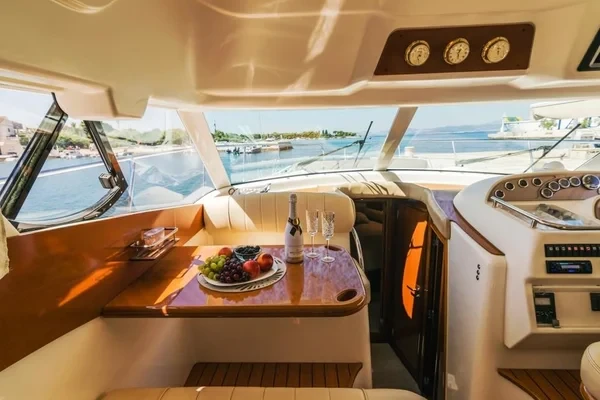 Prestige 46 Fly - Boatscribe.com