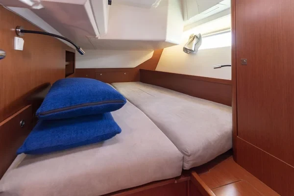 Oceanis 45 - Boatscribe.com