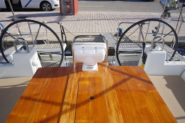 Oceanis 38 - Boatscribe.com