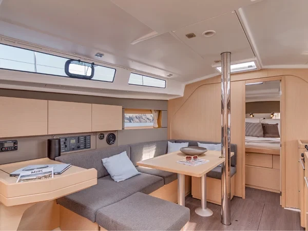 Oceanis 38 - Boatscribe.com