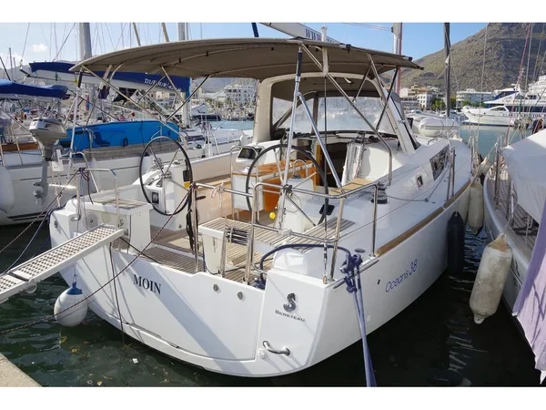 Oceanis 38 - Boatscribe.com