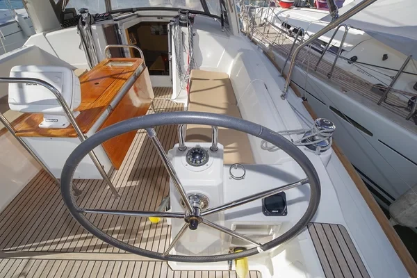 Oceanis 38 - Boatscribe.com