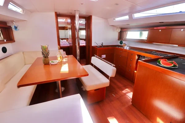 Oceanis 48 - Boatscribe.com