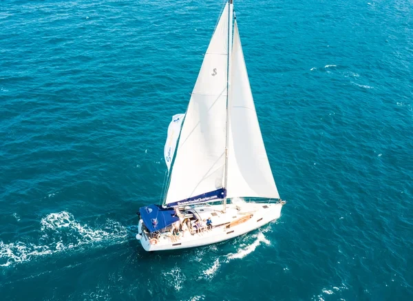 Oceanis 48 - Boatscribe.com