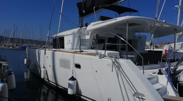 Lagoon 450 F - Boatscribe.com