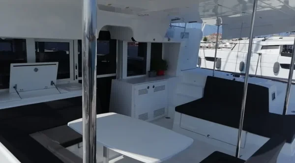 Lagoon 450 F - Boatscribe.com